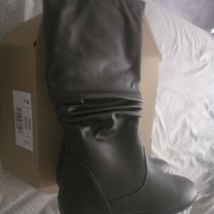 Elegant Brown Women's Boots
